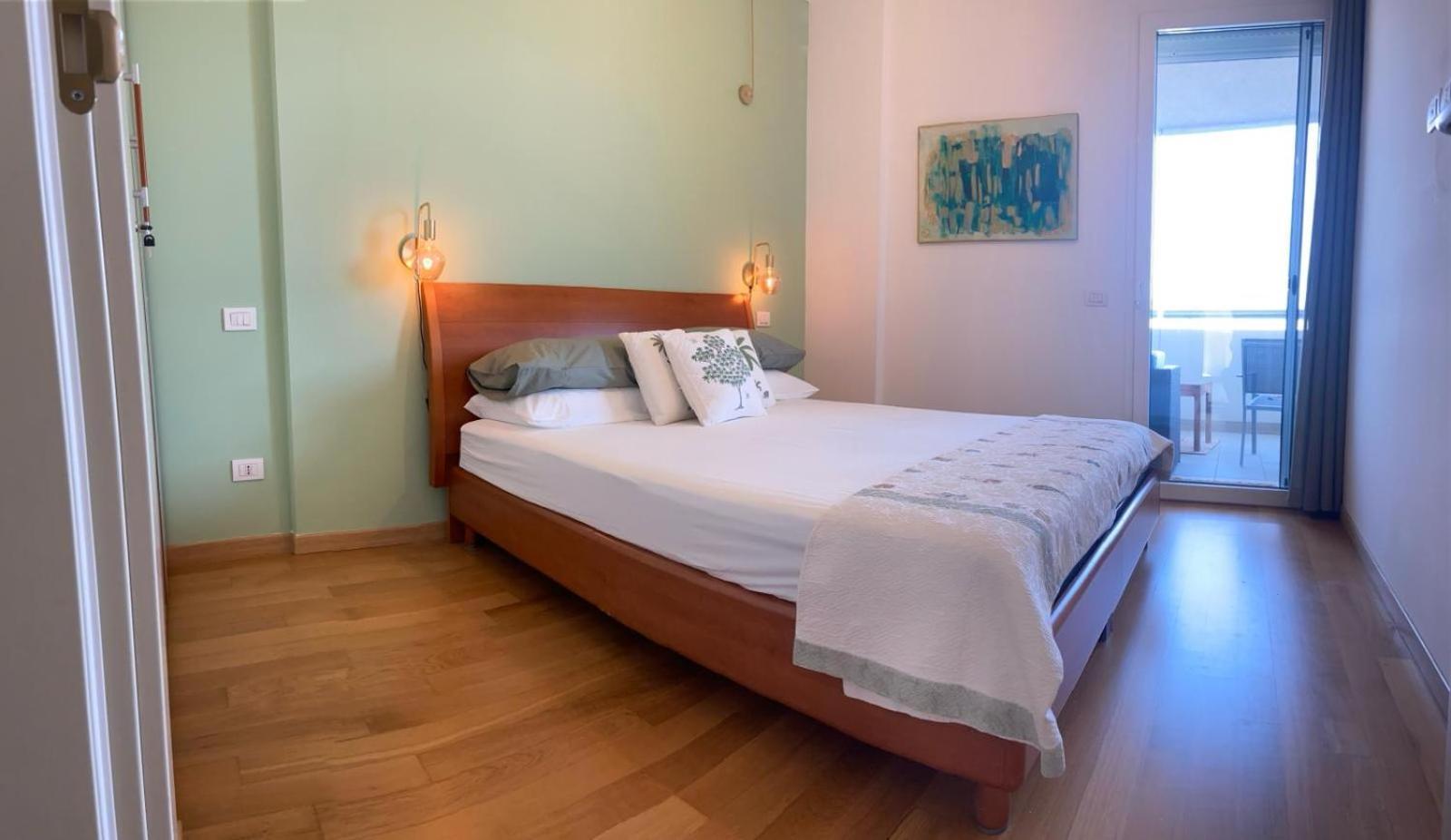 Casa Del Porto Apartment Pesaro Luaran gambar